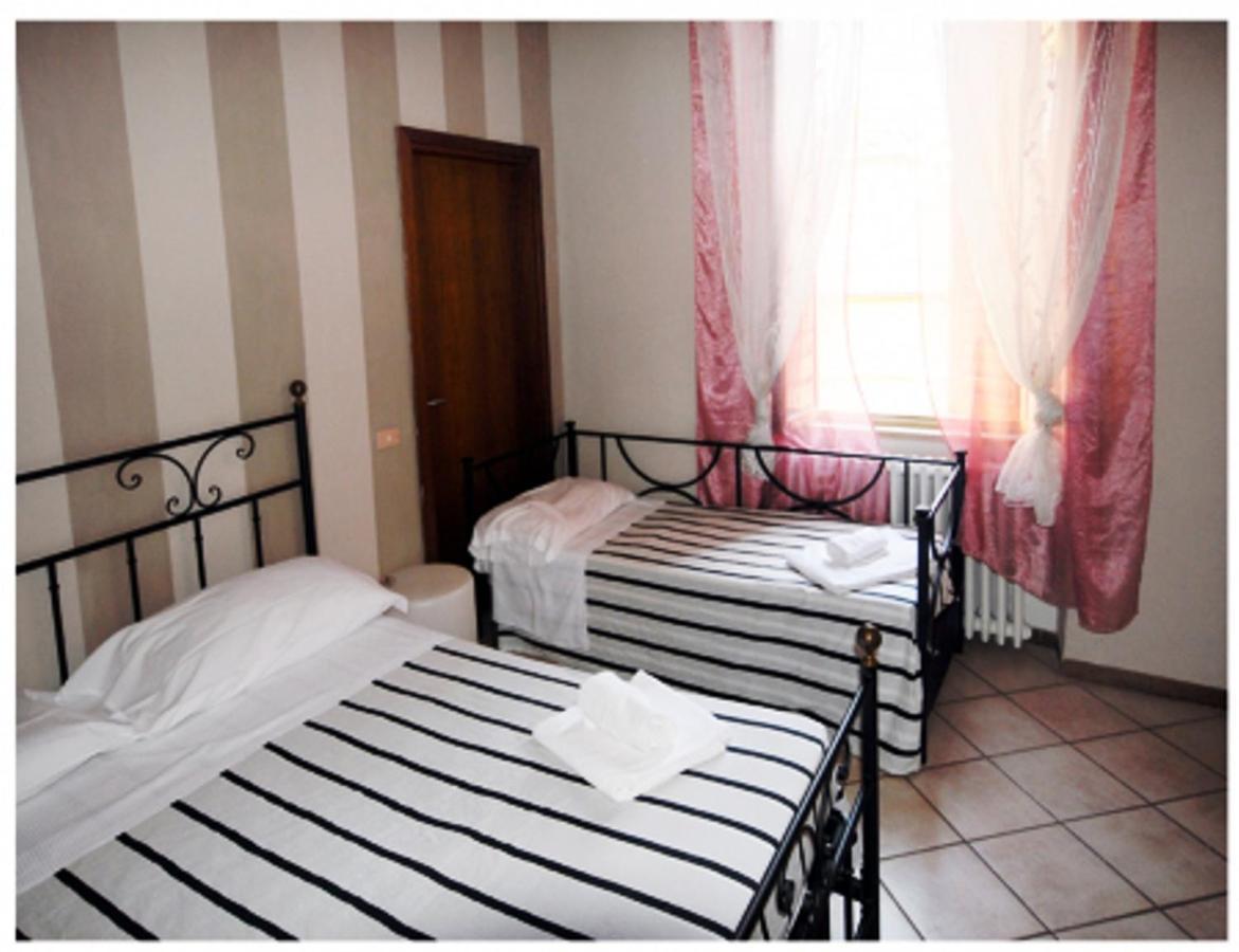 B&B Smeraldo Airport Бергамо Экстерьер фото